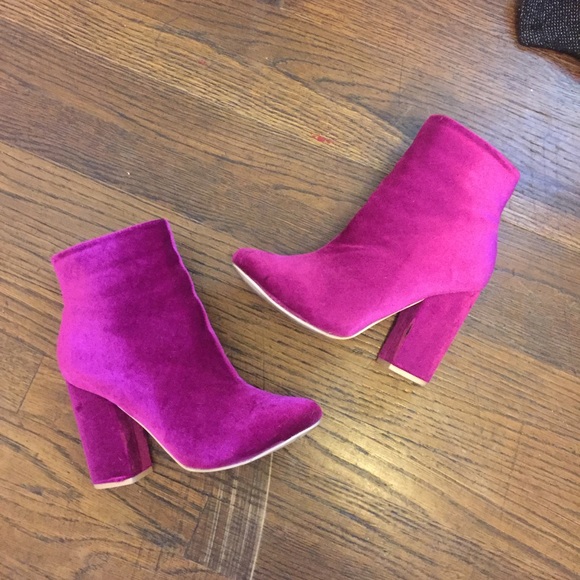 JustFab Shoes - FUCHSIA JUSTFAB HEELED BOOTS
